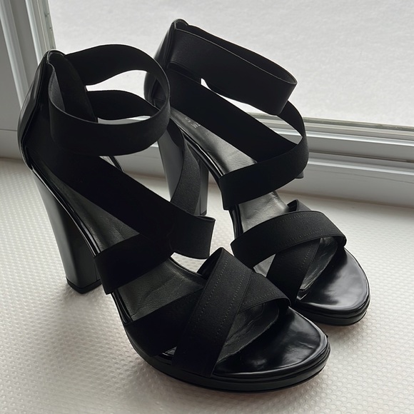 ✨Host pick✨ Stuart Weitzman / Black Elastic Strappy Heels / Size 9 - Picture 3 of 15